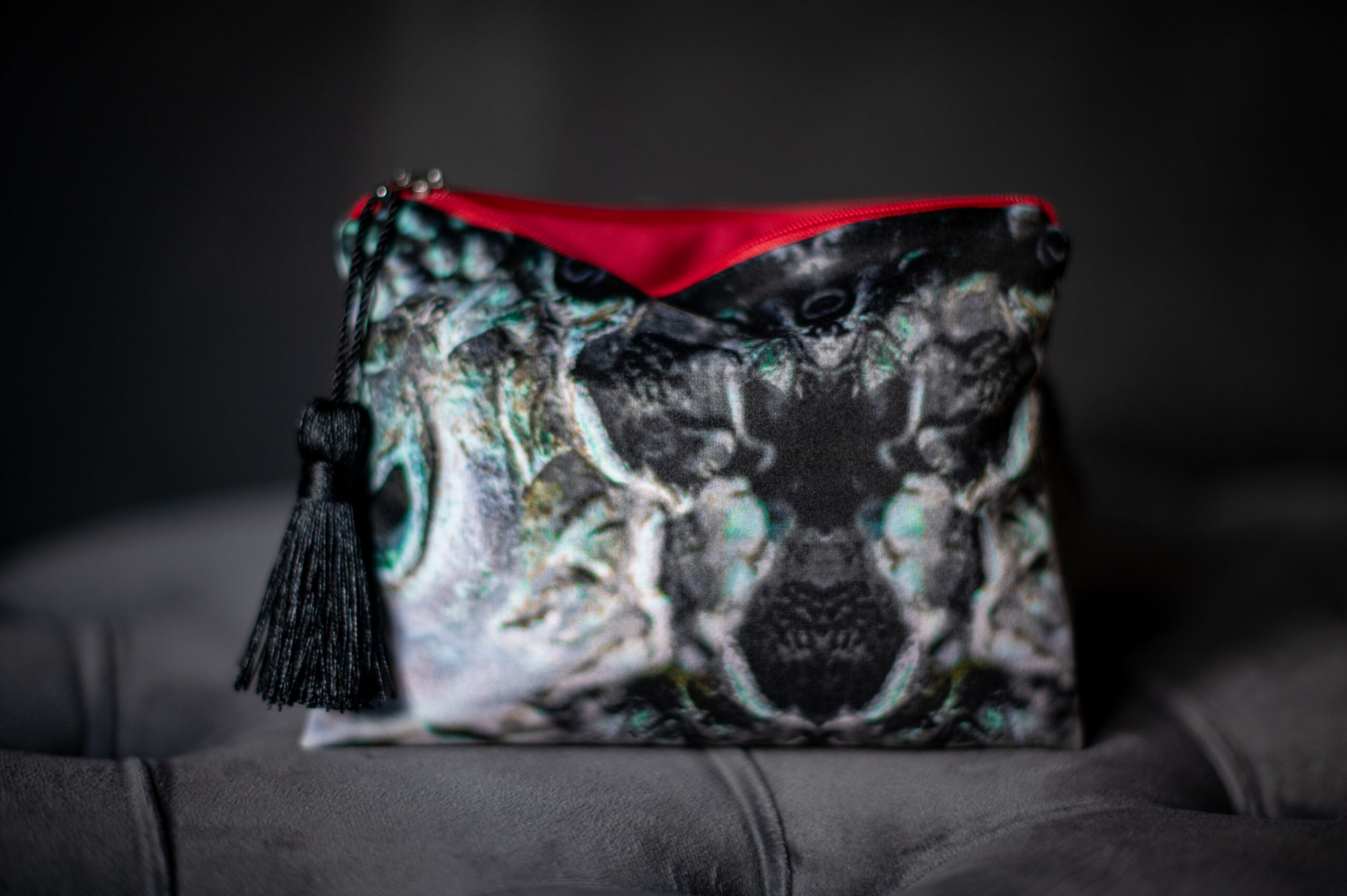 Stone Mask Velvet Clutch - Ancient Garden Collection 2/6