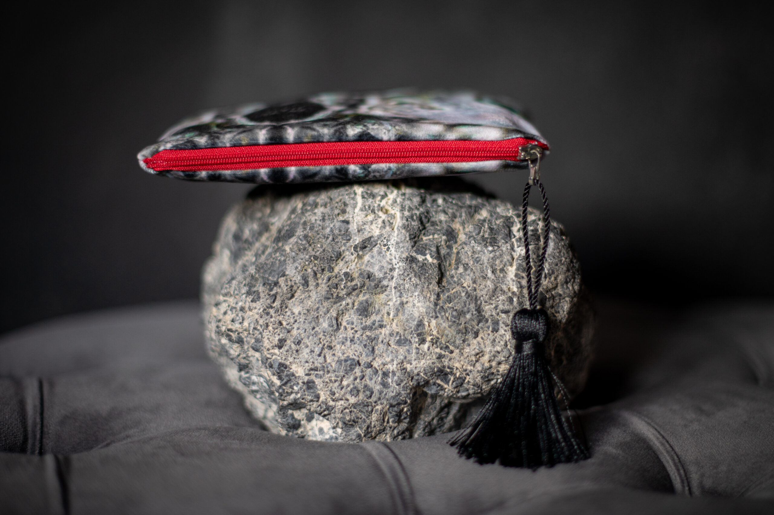 Stone Mask Velvet Clutch - Ancient Garden Collection 1/6 - Image 5